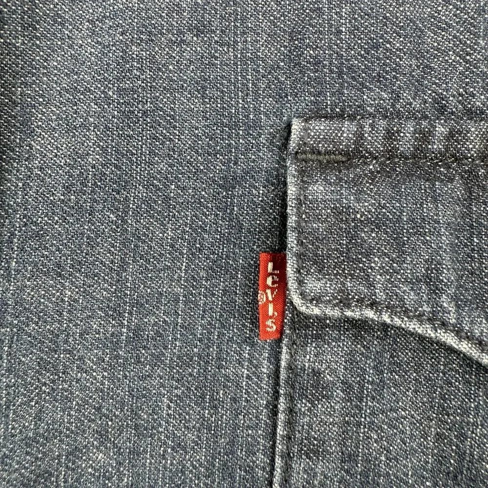 Levis Shirt Mens XL Blue Denim Pearl‎ Snap Long Sleeve Western Rodeo Pockets